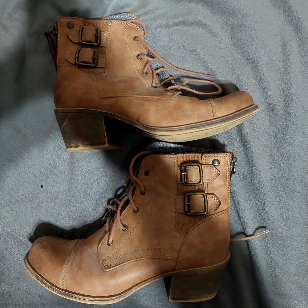 Roxy Brown Ankle Boots